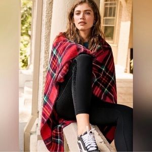 NEW! Victoria secrets throw blanket.